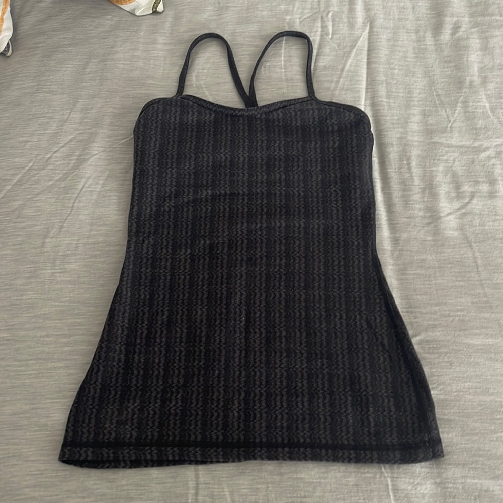 Lululemon flow tank size 4